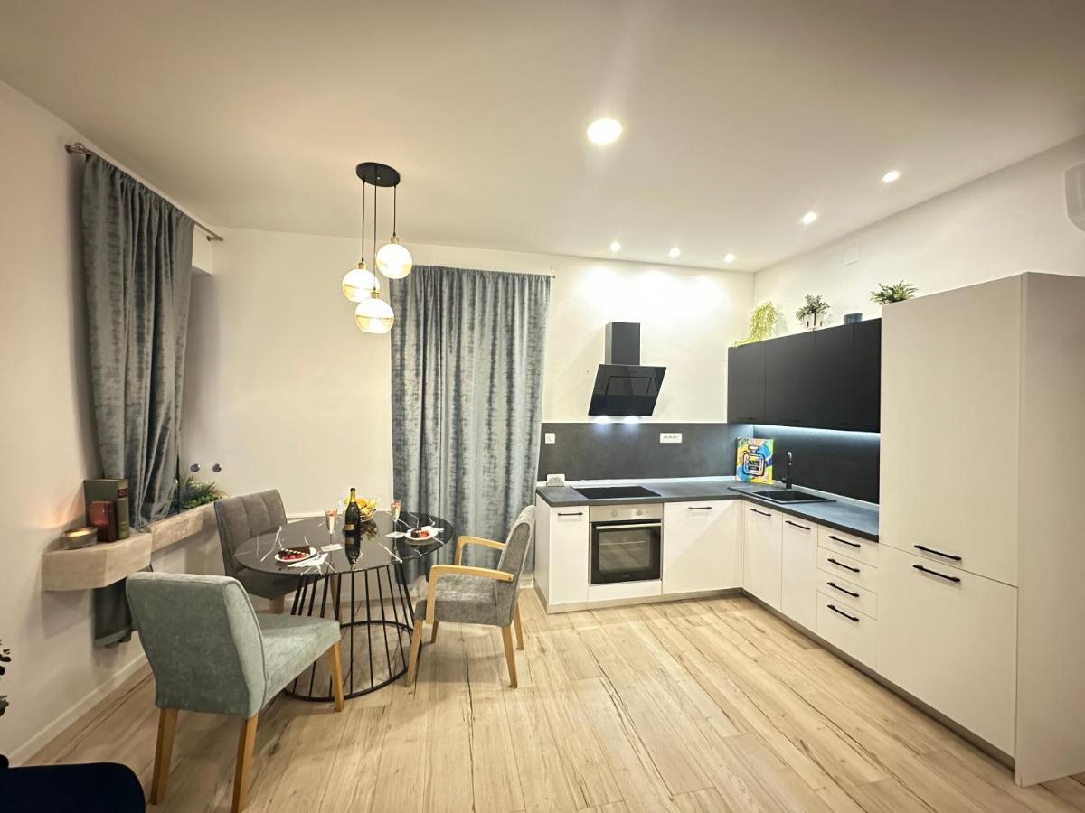 V Apartment Šibenik Extérieur photo
